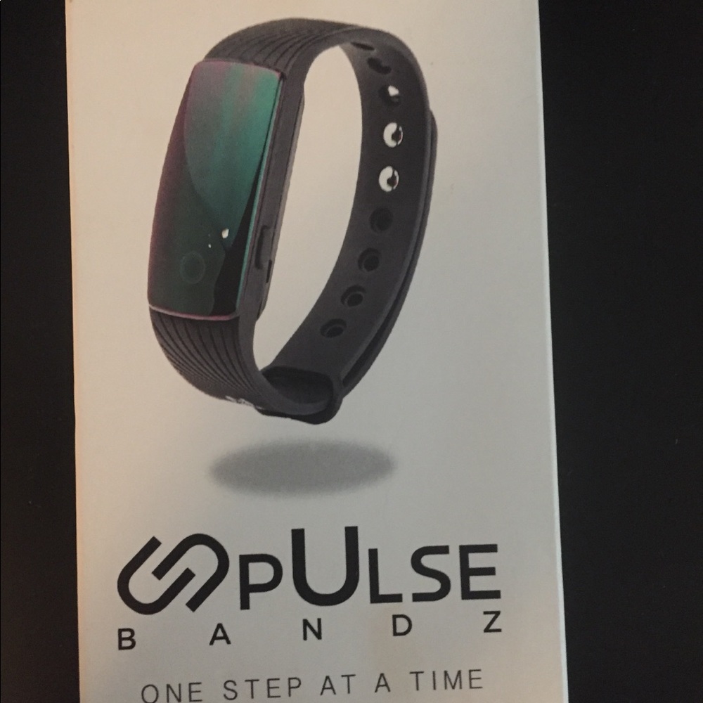 Bandz Pulse NIB tracker watch